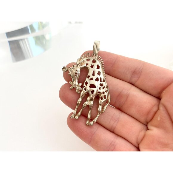 Sterling Silver Hand Wrought Cutout Giraffe Figural Jumbo Vintage Pendant - Picture 7 of 10